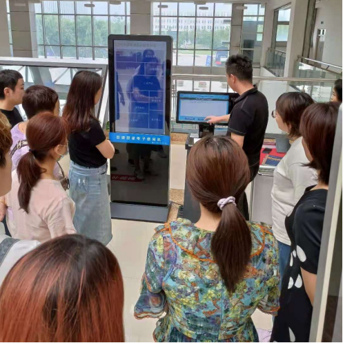图书馆举办RFID智能管理设备操作使用培训(1)327.png 图书馆举办RFID智能管理设备操作使用培训(1)327.png