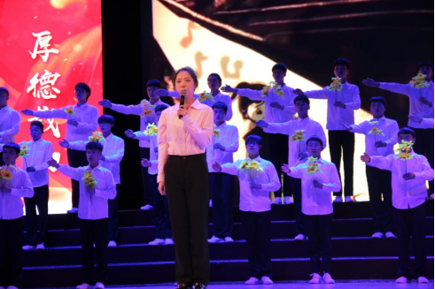 “青春赞歌献给党 庆祝建党100周年”文艺汇演暨纪念五四运动102周年大合唱比赛圆满落幕713.png “青春赞歌献给党 庆祝建党100周年”文艺汇演暨纪念五四运动102周年大合唱比赛圆满落幕713.png