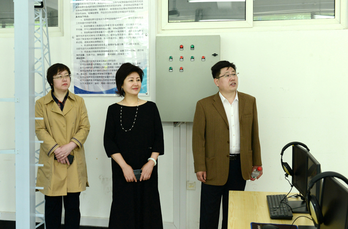 书记院长陪同调研.jpg 书记院长陪同调研.jpg